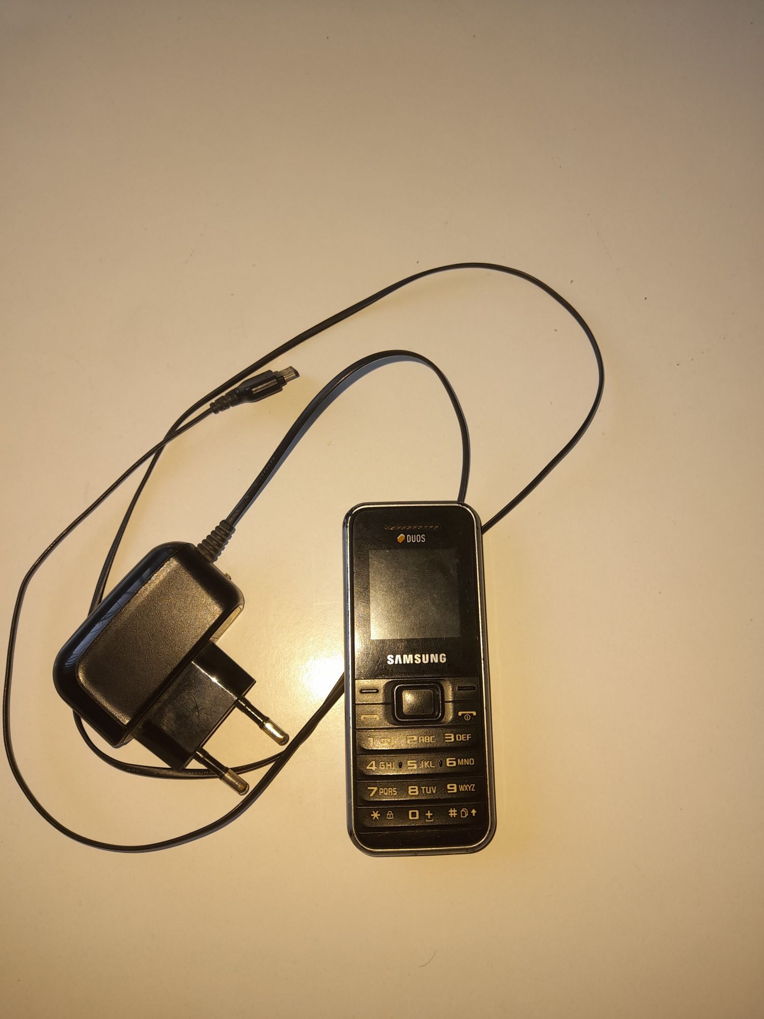 Telefon Samsung/E 1182