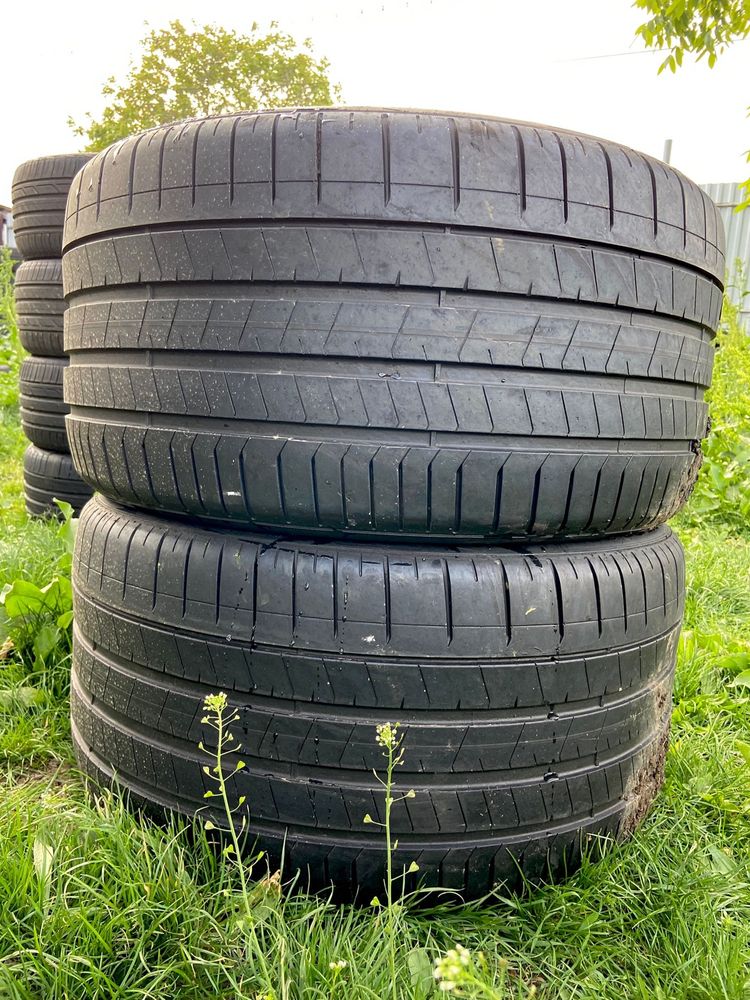 Doua anvelope Vara : 315 30 21 - PIRELLI -