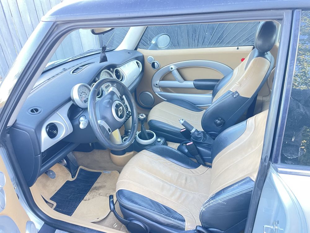 Mini Cooper Avariat