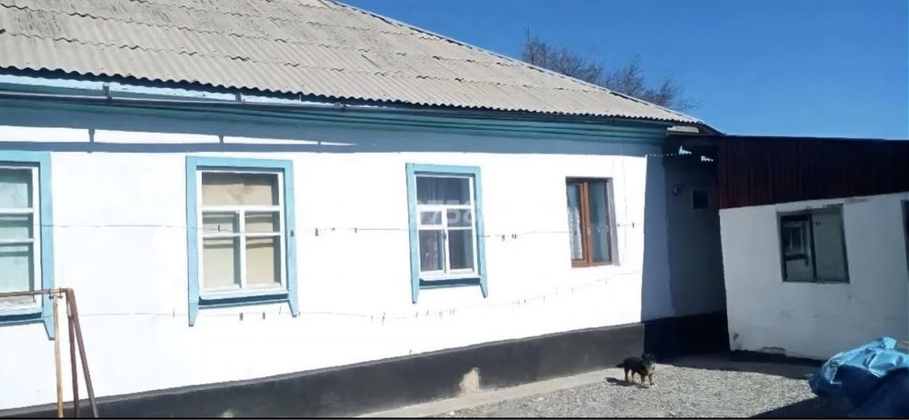 Продам дом в отличном районе .