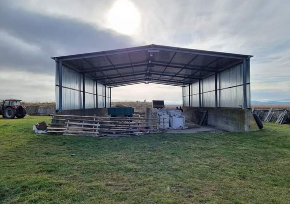 Vând hală metalica 9x8x4