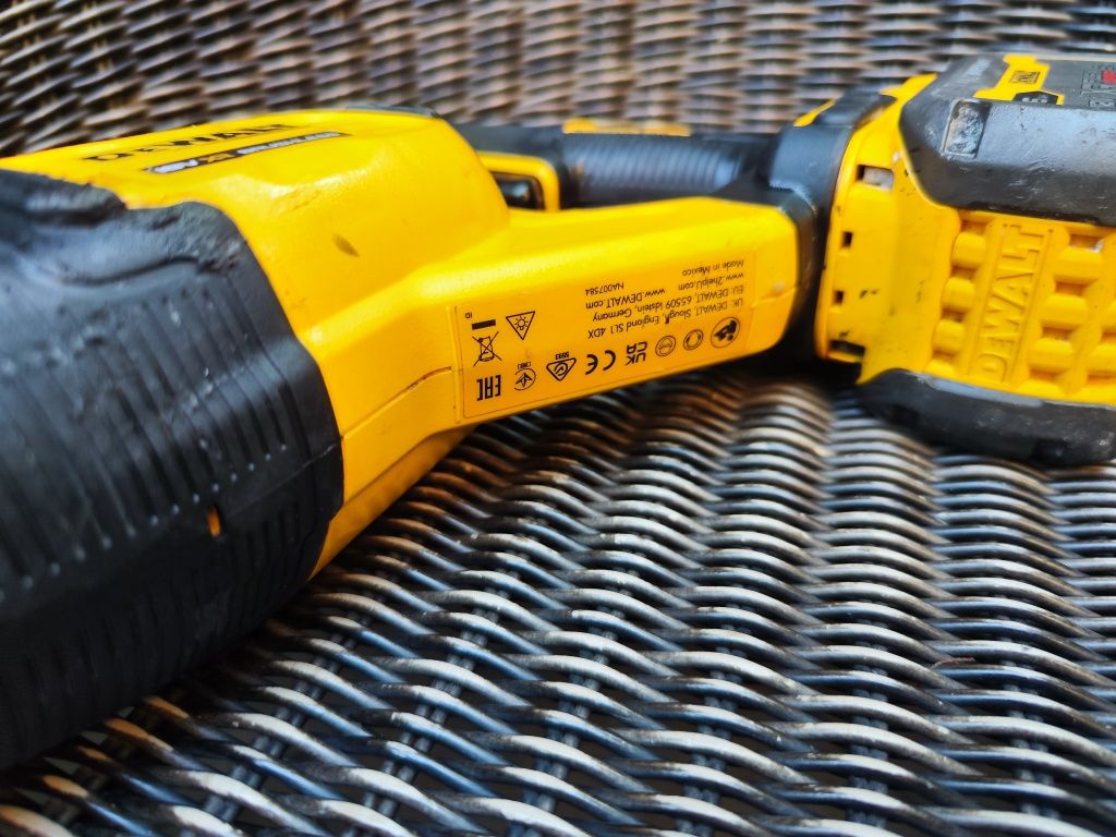 Fierăstrău sabie DeWalt DCS382 XR 6 amperi