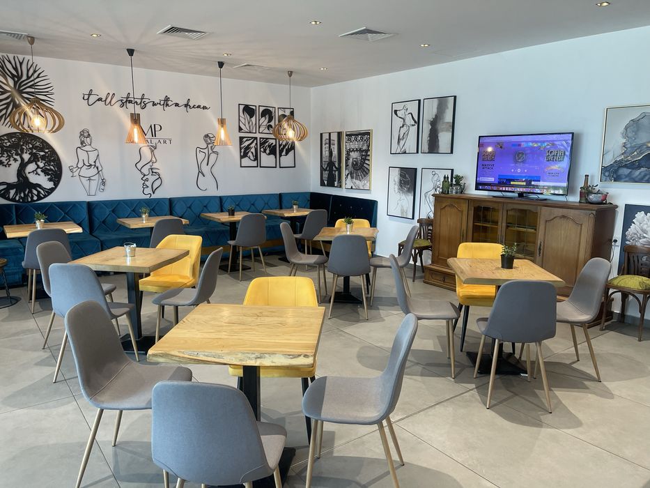 Спешно се продава цялостно оборудване за магазин, заведение,ресторант.