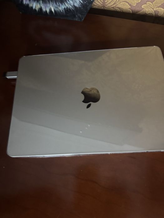 MacBook Air M2 — меньше месяца! (16 ГБ / 256 ГБ SSD)