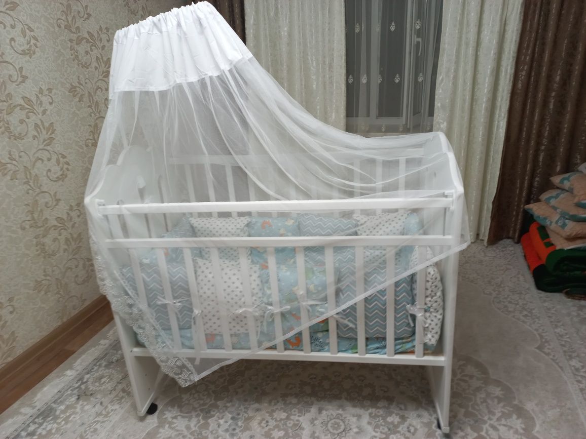 Продам детскую кровать-манеж