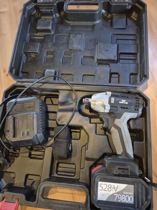 Pistol cu impact