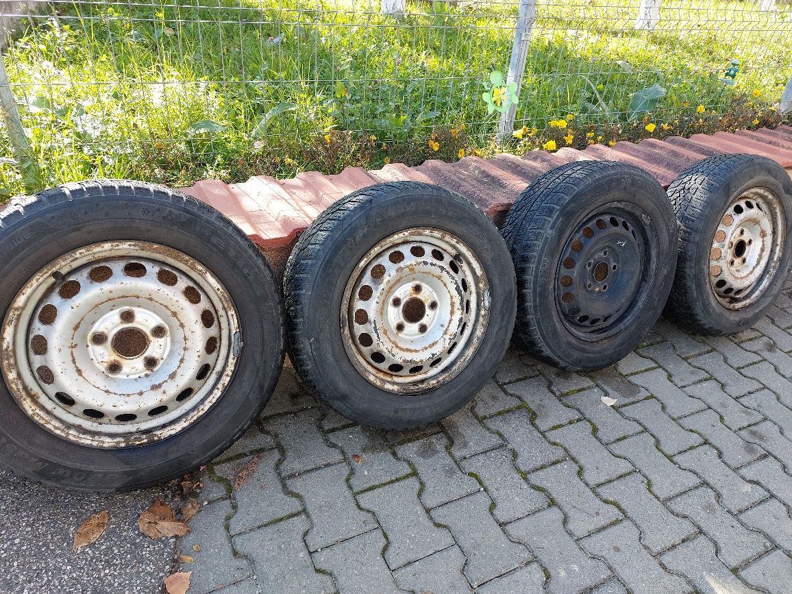 Anvelope iarnă cu jante oțel 195/65/15