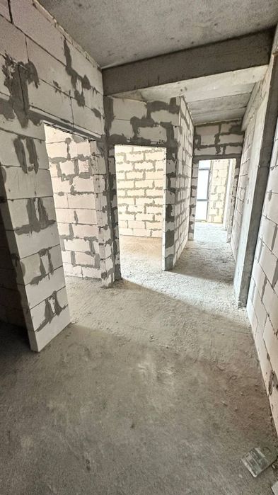 Латтико томондан 3 хонали коробка сотилади