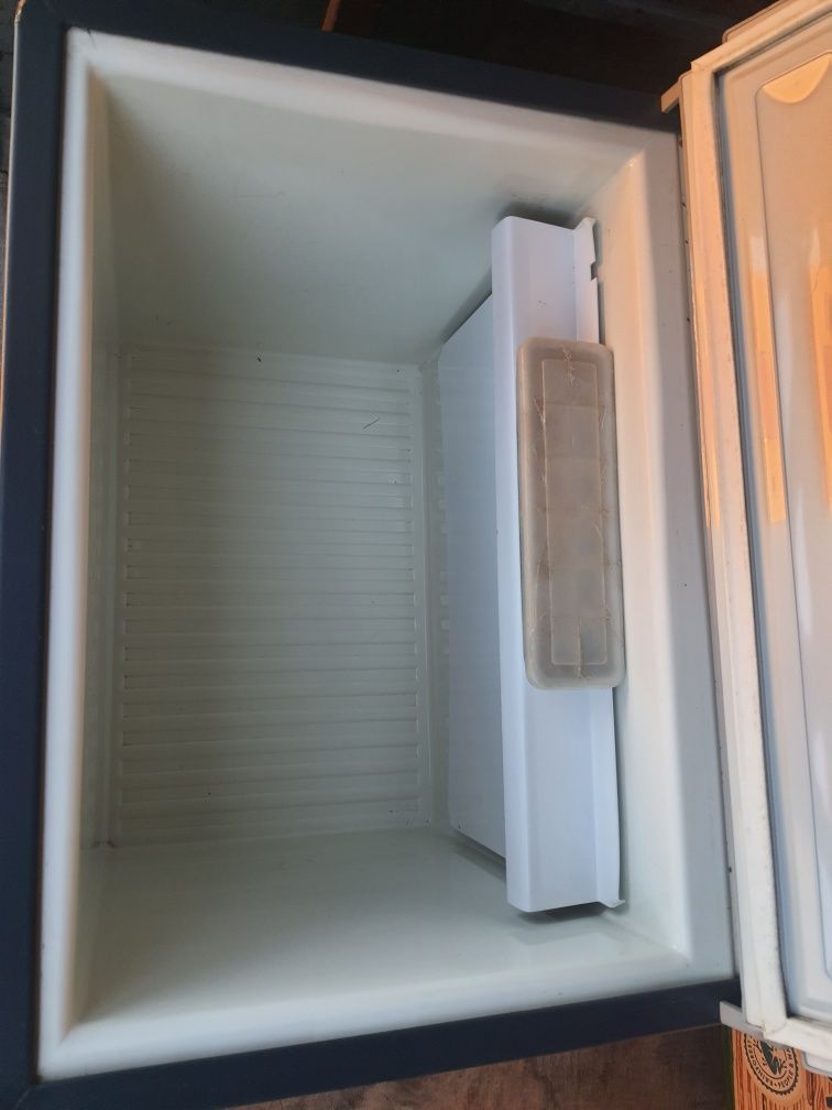 Хладилник на 12v,220v и пропан-бутан
