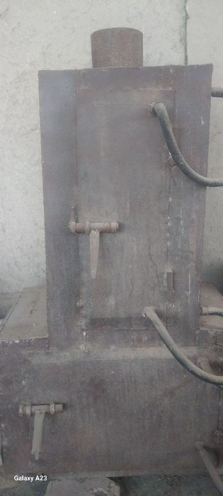 Katyol pechka ko'mir va tarashada ishlaydi