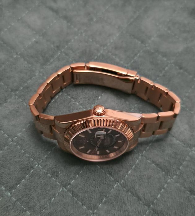 Rolex sky dewer gold