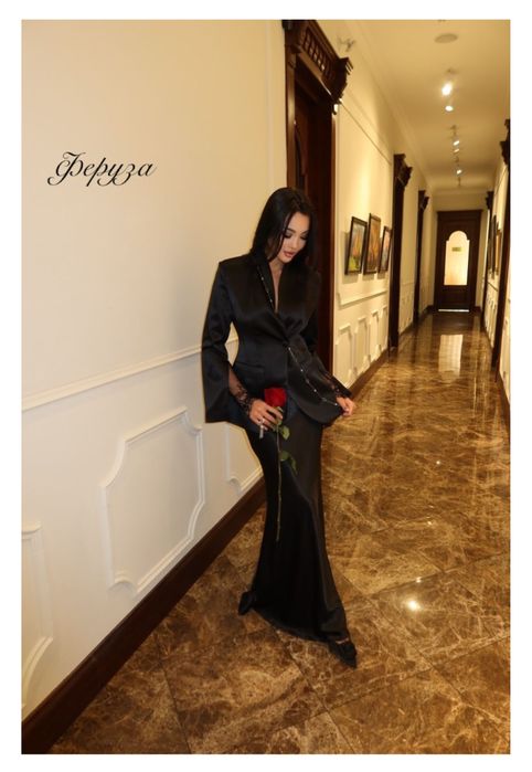 Деловой костюм черный