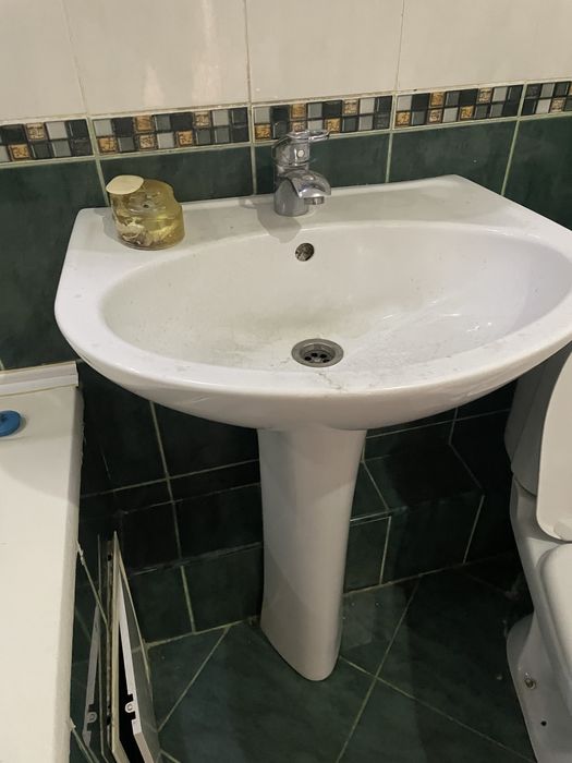 Раковина б/у в нормальном состоянии