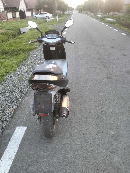 Vând Aprilia Leonardo motor 151