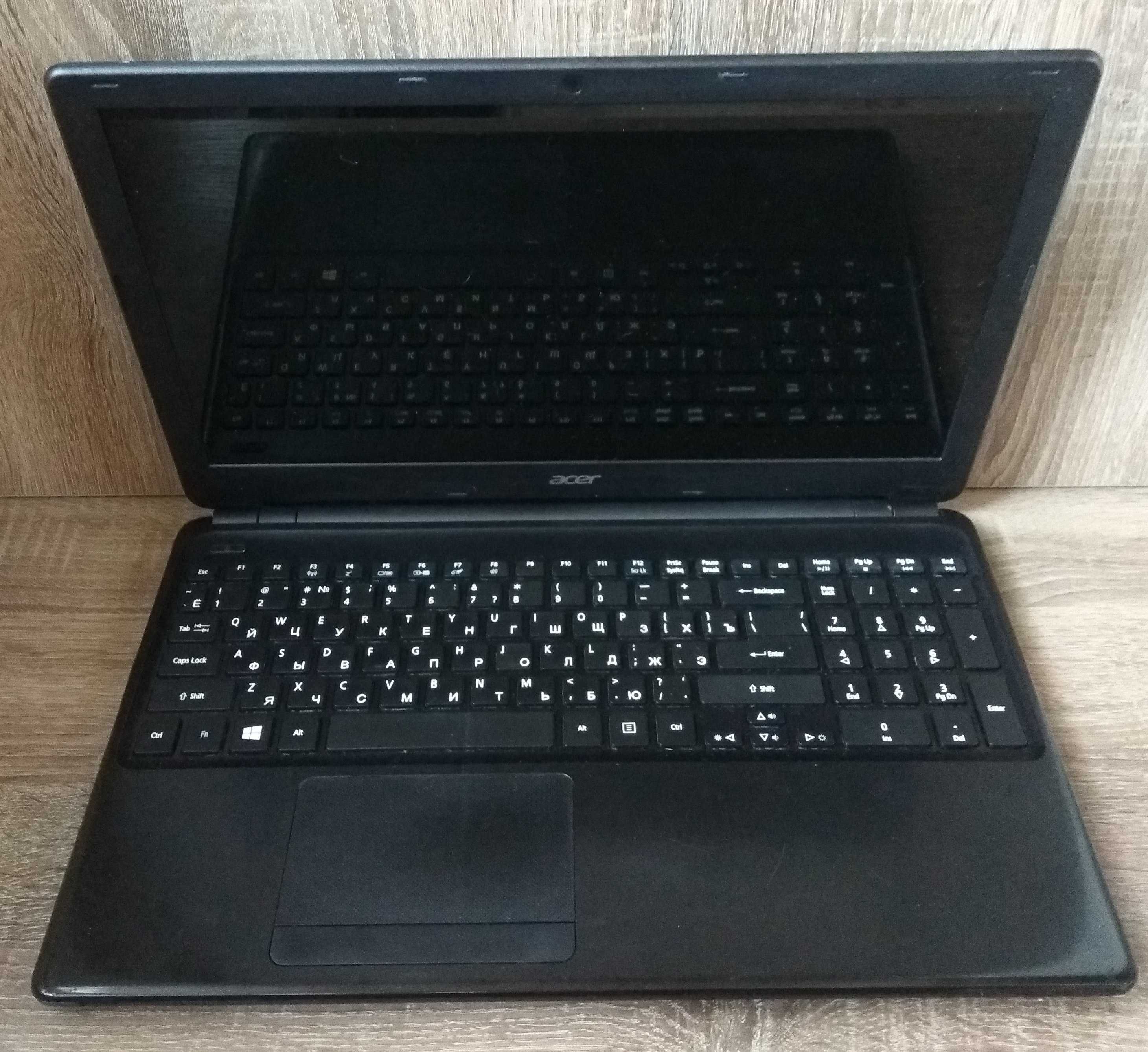 ноутбук Acer Aspire E1-570 + сумка и мышка