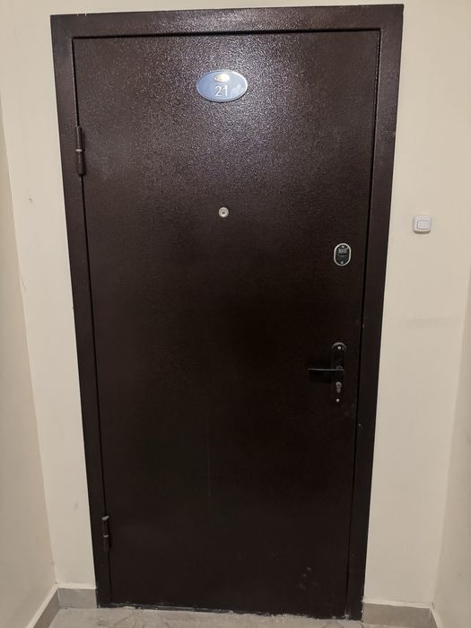 Продам дверь входной