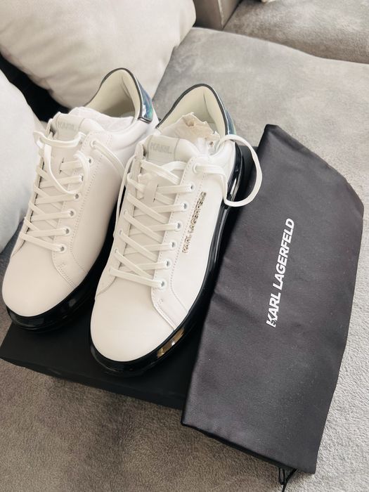 Vand Karl Lagerfald noi ! Marimea 43 .