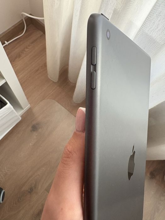 Таблет Apple iPad 8th Generation