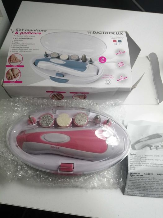 Комплект за маникюр и педикюр преносим бял/розов цвят