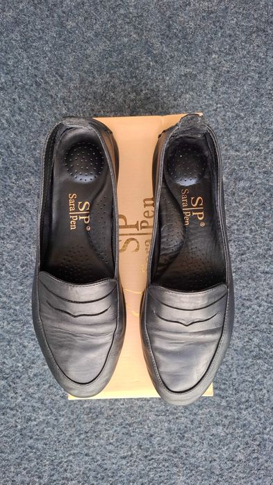 Дамски черни мокасини – естествена кожа, запазени.