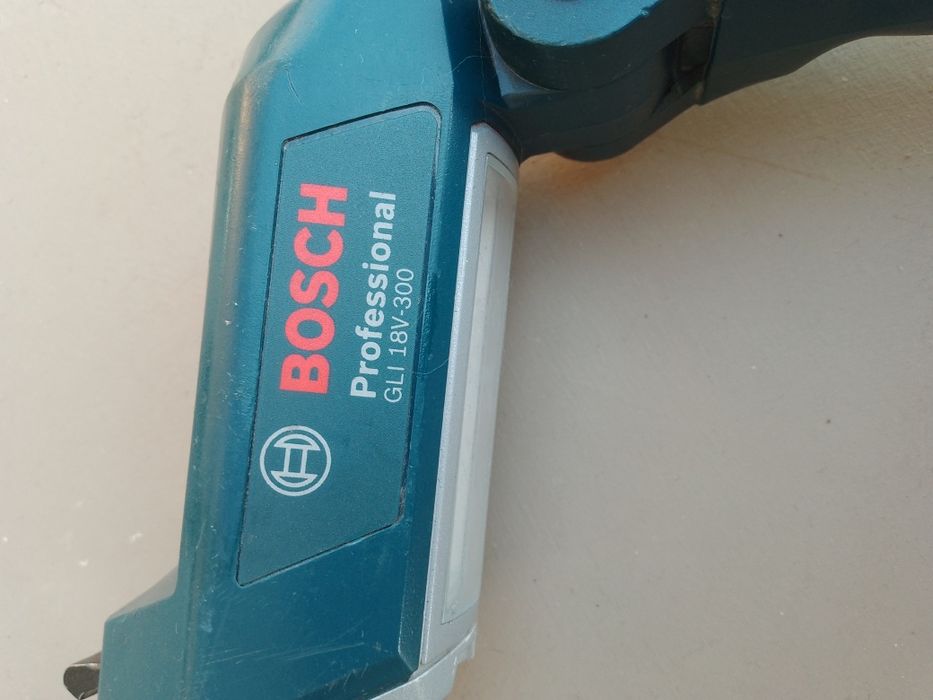 Bosch GLI 18V-300-акумолаторен лед фенер