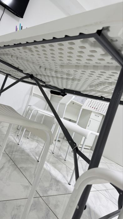 Стол чемодан