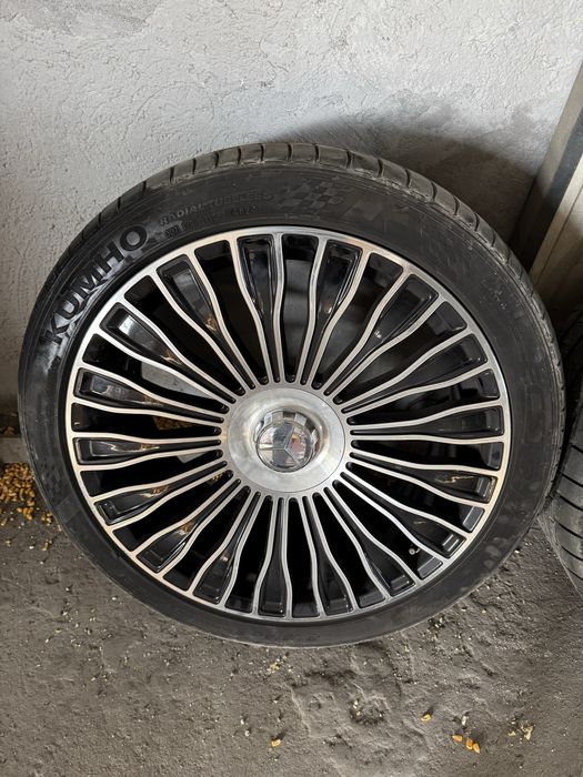 Roti Mercedes Benz S Class W222 model Maybach