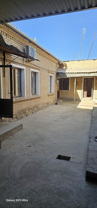 Kogon shaxrida 3 xonalik kichik hovli sotiladi