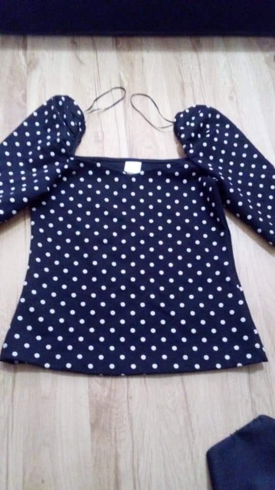 Bluza cu buline Xs