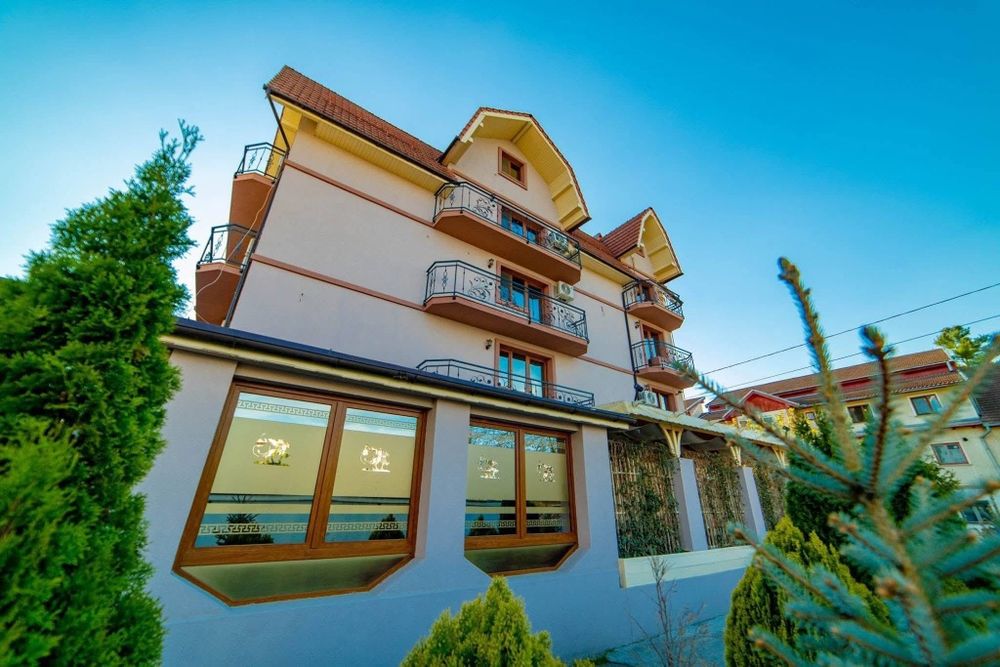 Villa Etiquette Deva