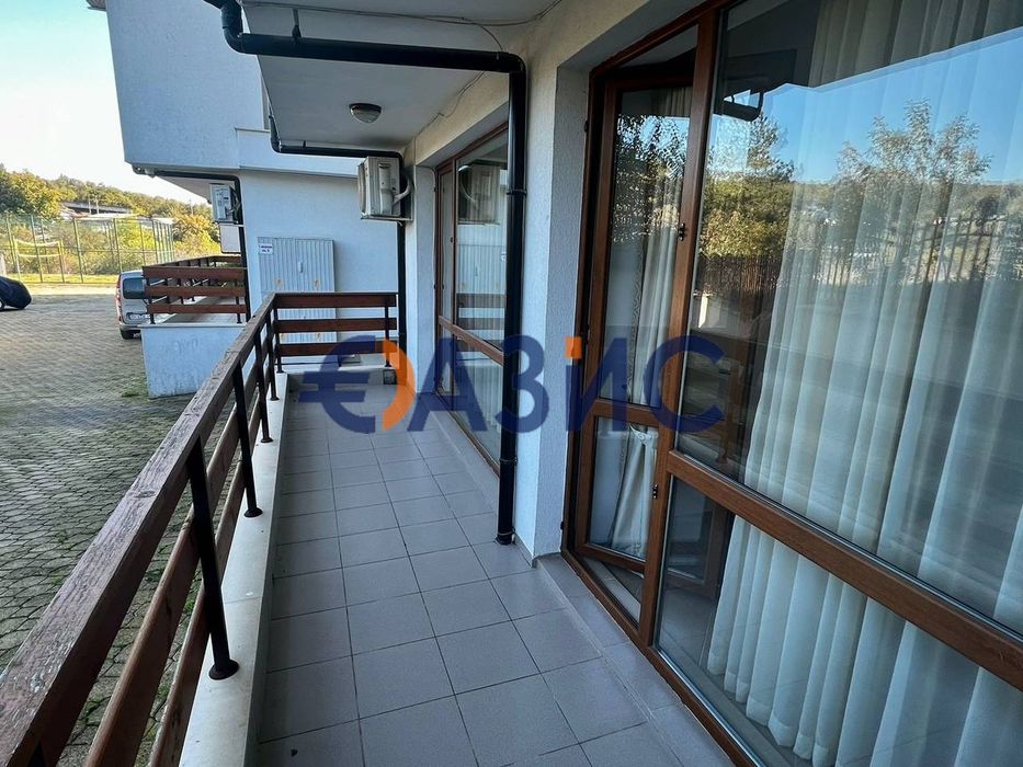 Продава се Двустаен апартамент в к.к. Слънчев бряг - 65 кв.м за 954 €/кв.м - Снимка #2