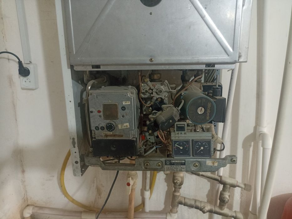 Двухконтурный котел сотилади 4 дона бор.