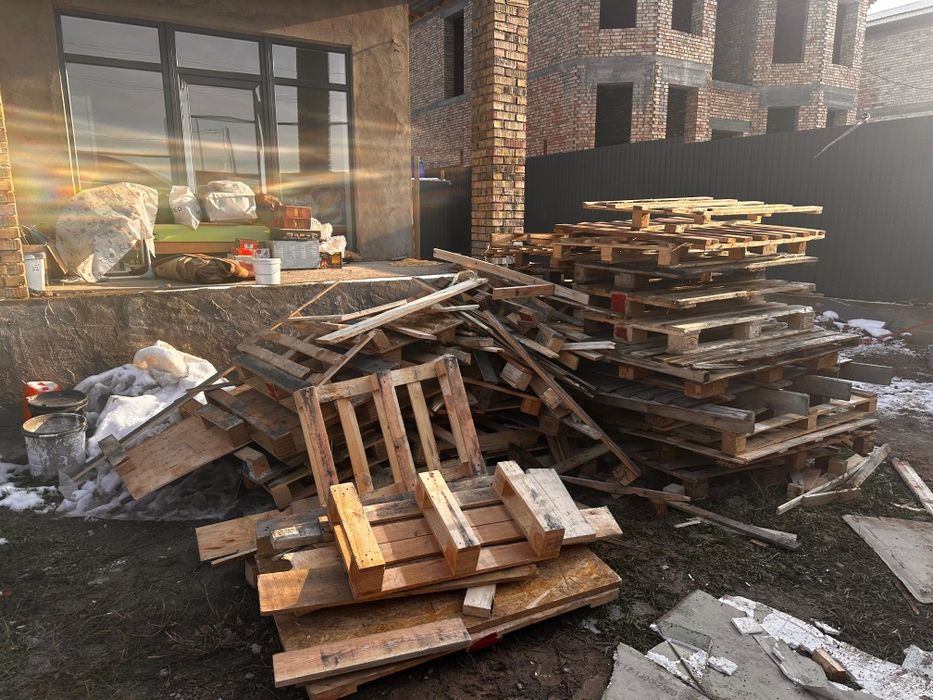 Доски и брус  дрова
