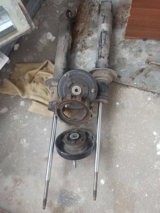 Стойки (амортизаторы) Bilshtein, подушки к ним. Рулевая рейка в идеале