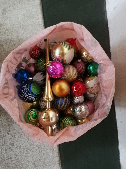 Archa oyinchoq chiroqi bilan