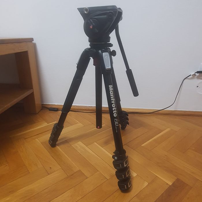 Vând trepied manfrotto cap fluid video