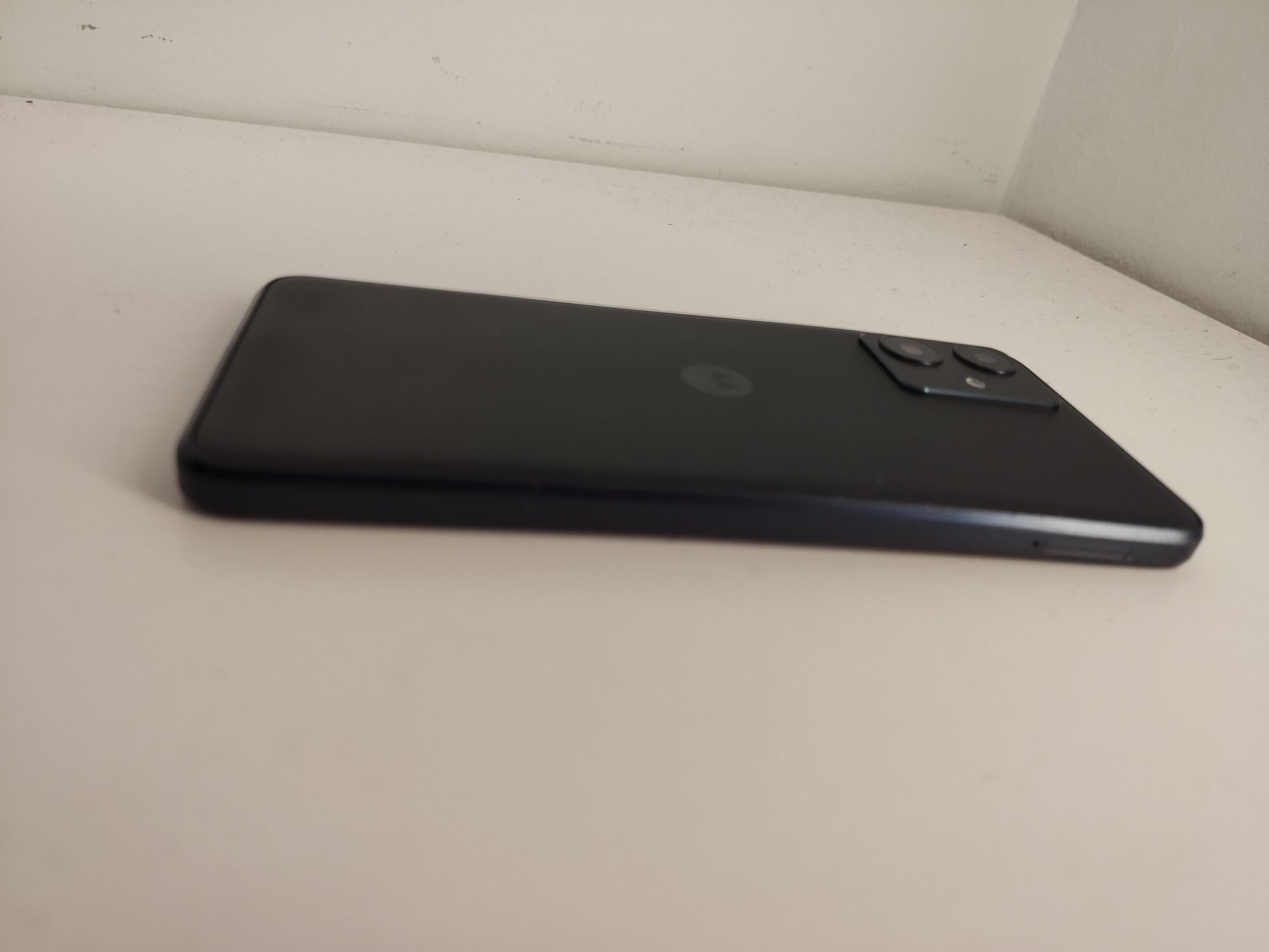 Продавам Моторола g54 12gb ram 5g