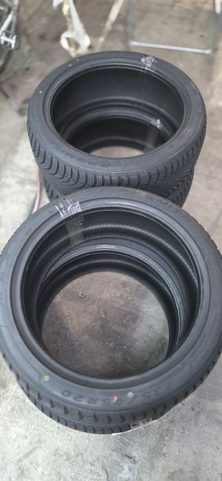 Чисто нови зимни гуми Maxxis 235/45/20