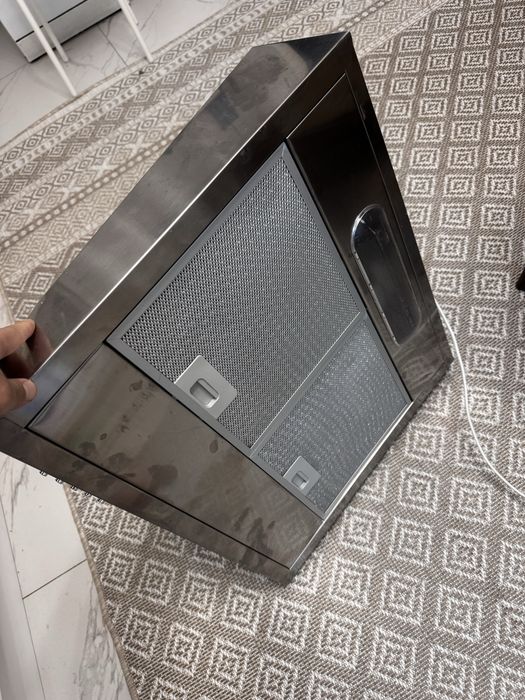 Вытяжка новая