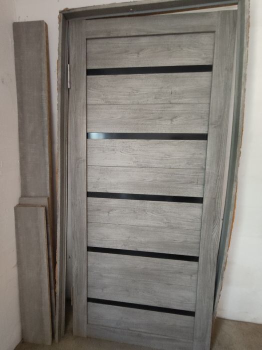 Продам дверь 200*90, хорошая плотная дверь