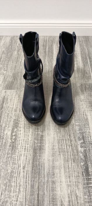 Cizme din piele naturala, bleumarin, mărime 37.Stare foarte bună