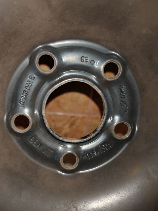 Set 4 Jante oțel GM Opel și anvelope iarnă Nokian 205 60 R16