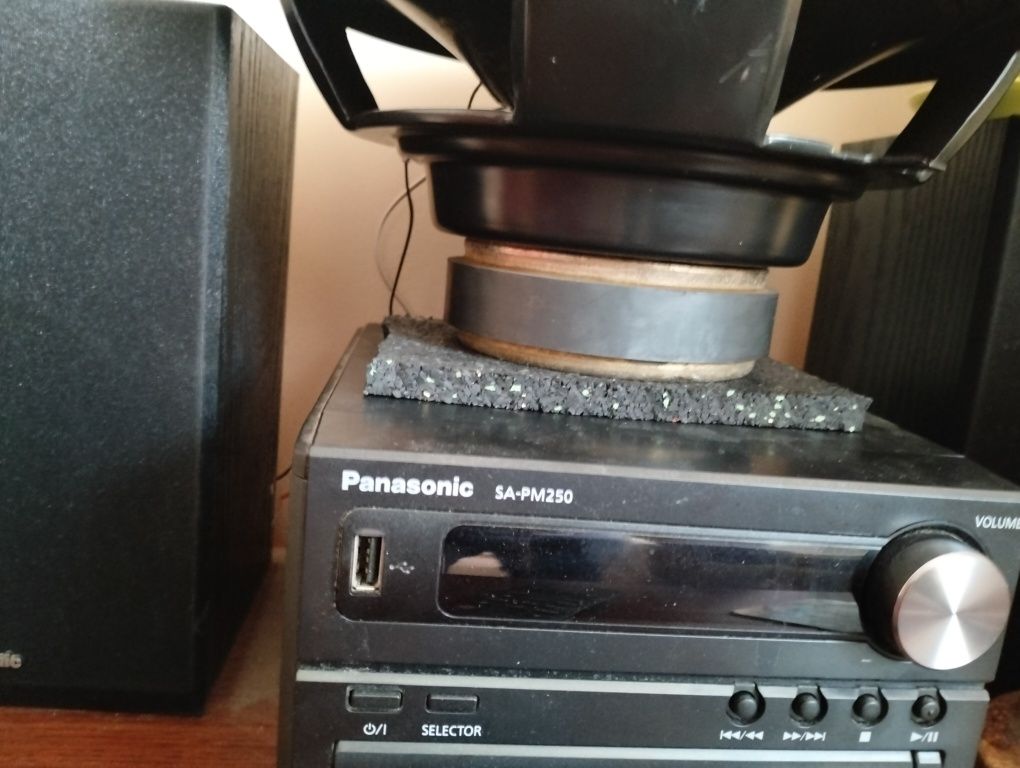 говорители pioneer 25 sm трилентови , 100 вата единия . Комплект двата