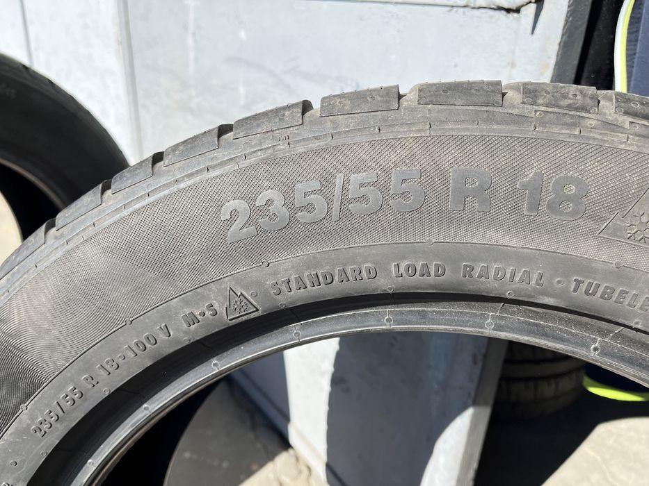 2 бр.  зимни гуми 235/55/18 Continental DOT 4118 5 mm