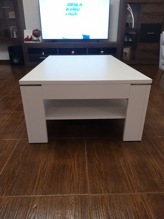 Măsuță living în stare buna