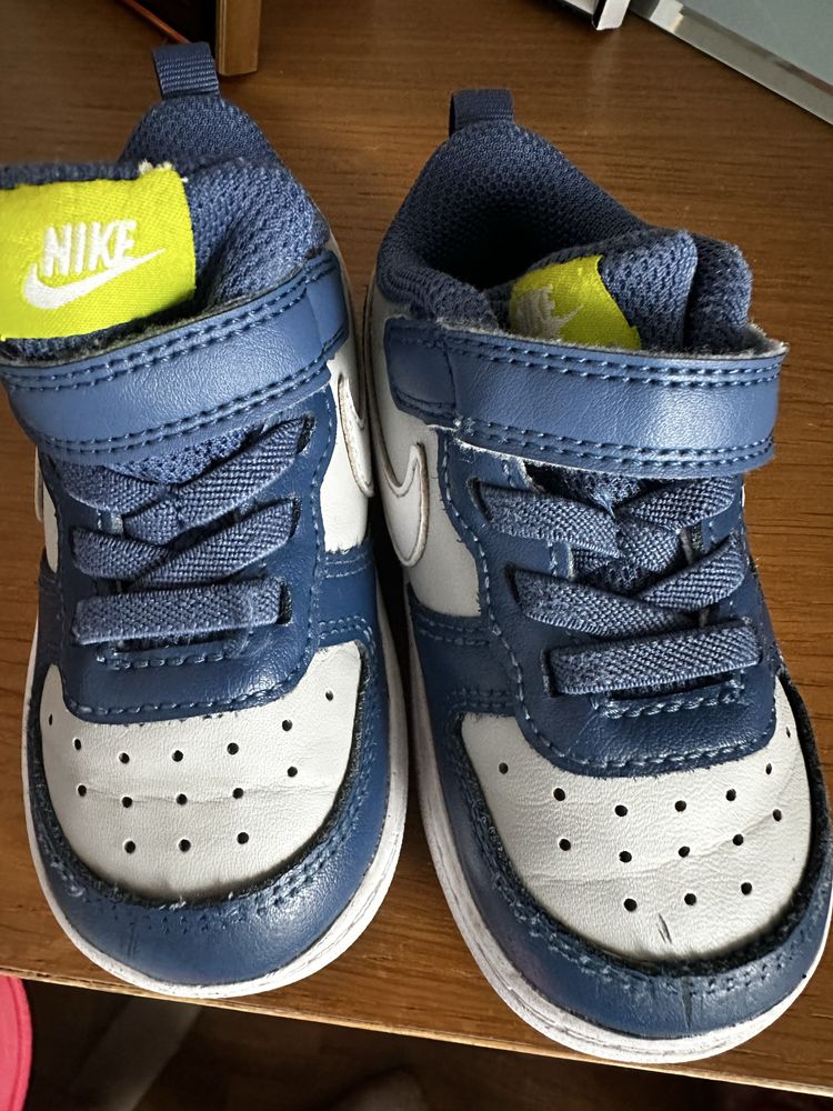 Маратонки за момче Nike