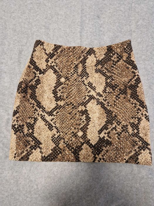 Fusta H&m cu print sarpe marimea 36 noua