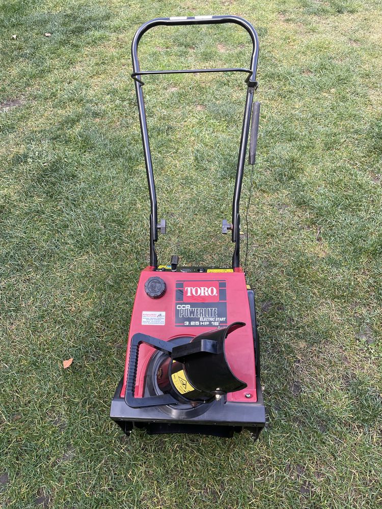 Freza zapada TORO PowerLite 16, motor 2t, pornire electrica!