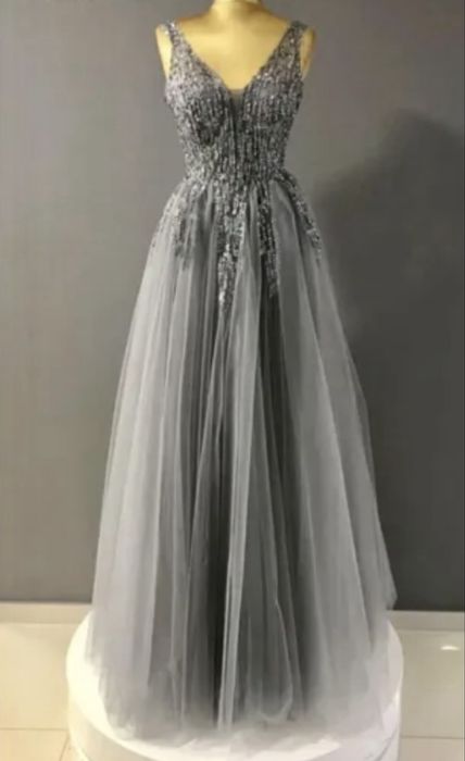 Официална сребриста рокля