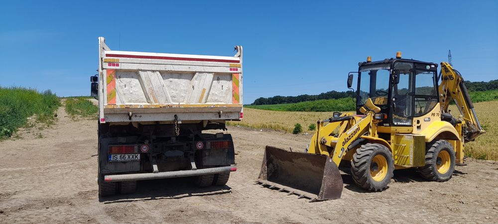 Buldoexcavator  4x4 de vanzare
